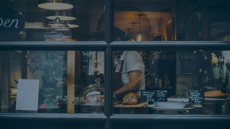 Vitrine d'un café salon de thé